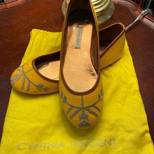 Cynthia Vincent flats size 9.5.